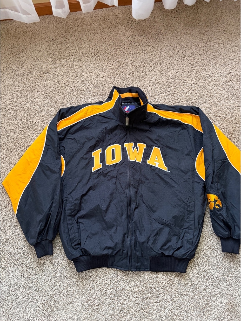 VINTAGE RARE MAJESTIC IOWA HAWKEYES FULL ZIP BOMBER STYLE JACKET SIZE XL black